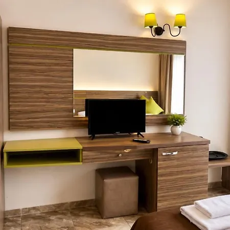 Deluxe 4* ساني بيتش